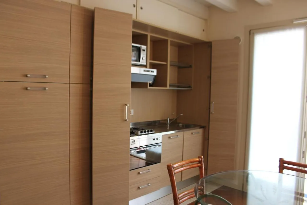 Apartament La Gardenia Desenzano-By Goccia Di Lago Desenzano del Garda 0*,